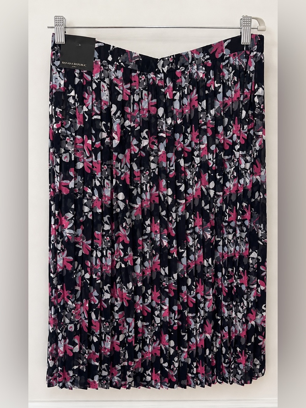 Banana Republic Navy Pleated Floral Midi Skirt with Pink & Gray Accents